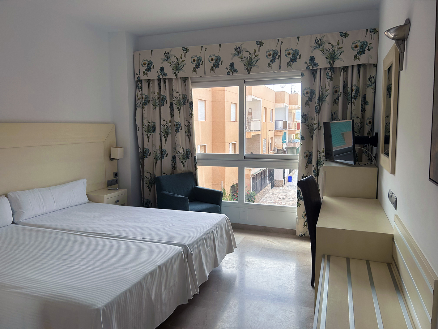 004_alta_senatoráguilas Doble Éstandar.jpeg